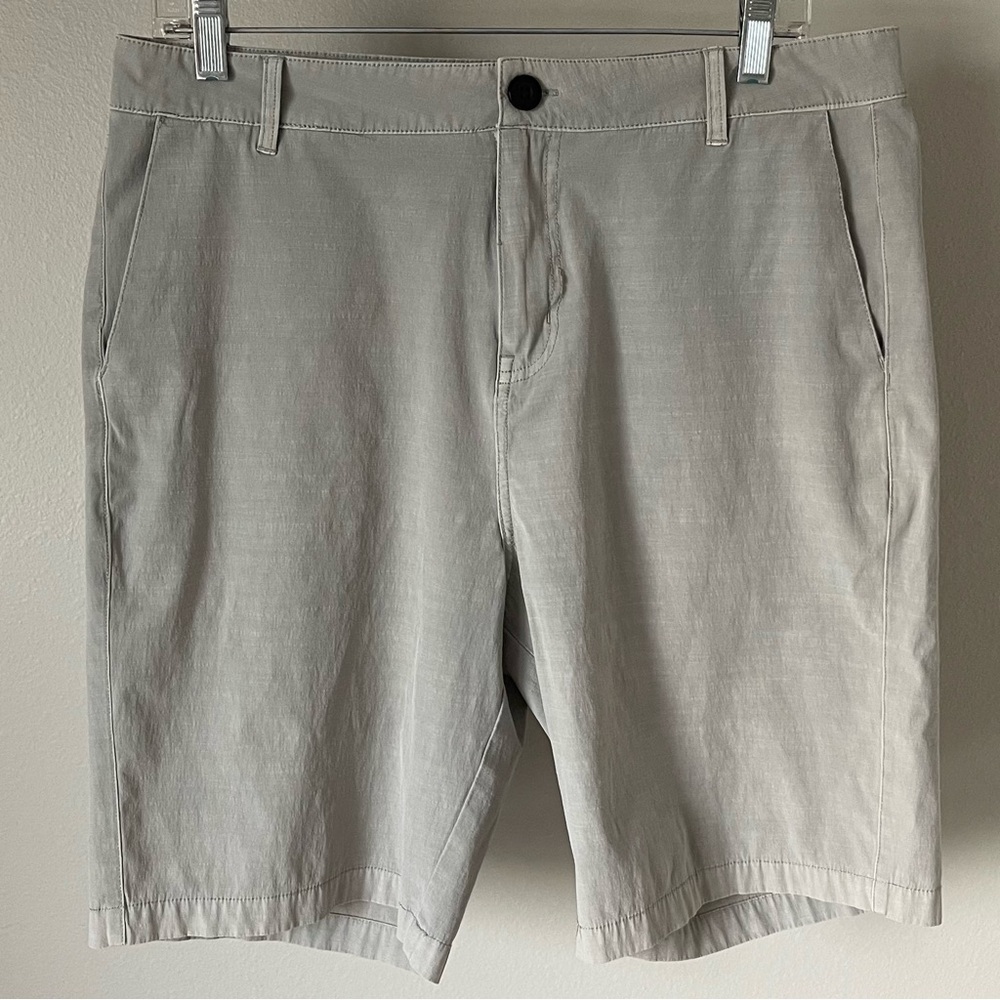 True Craft Athleisure Shorts - Lightweight - Size 34